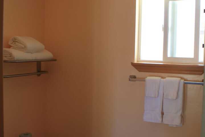 Room 10 of 24