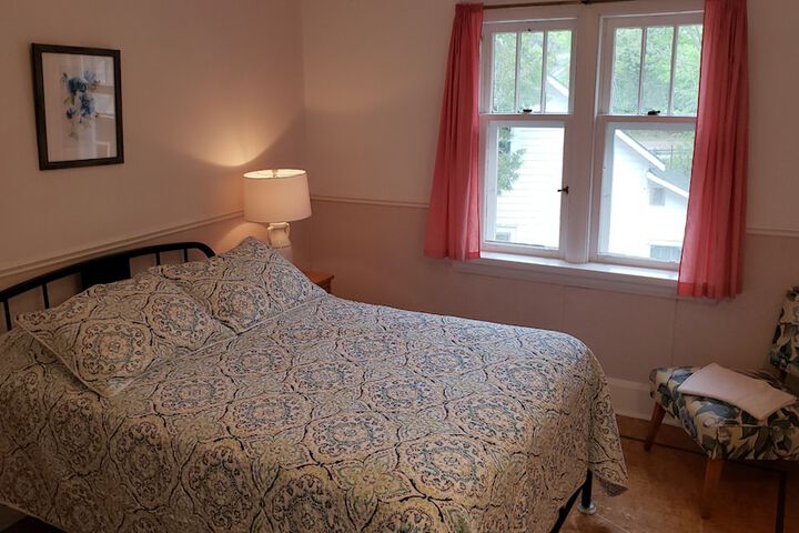 Room 56 of 215
