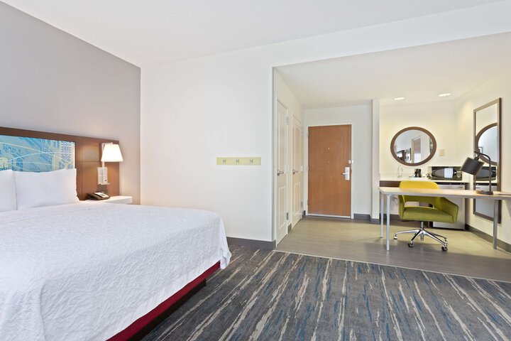 Hampton Inn & Suites Orlando Intl Dr N