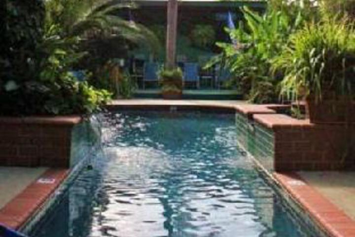 Pool 2 of 6