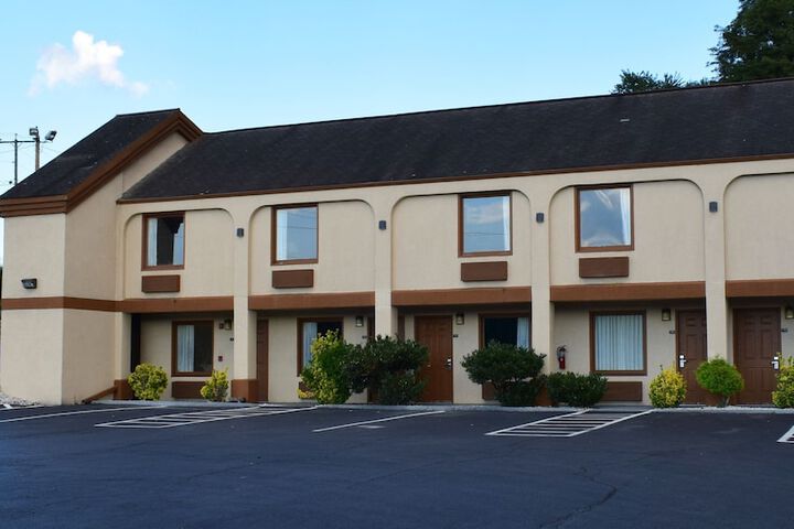 Hotel 5 of 72