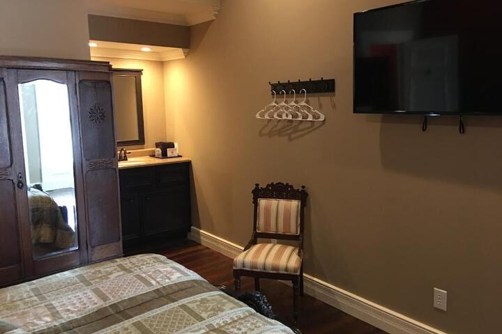 Room 6 of 31