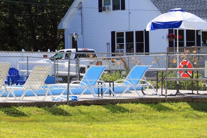 Sundeck 29 of 37