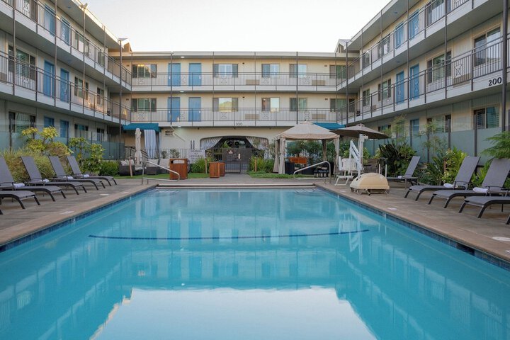 Pool 24 of 161