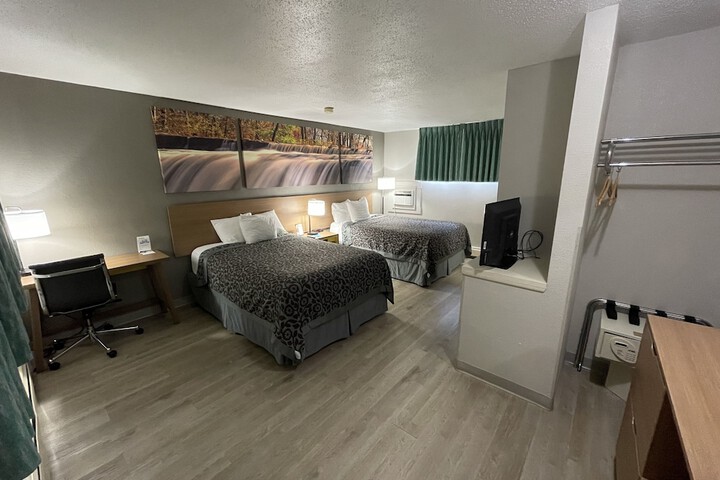 Room 17 of 27