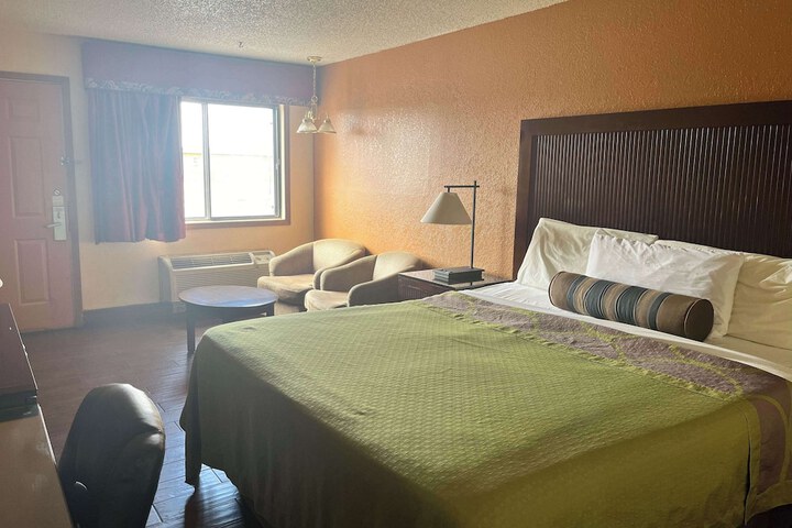 Room 19 of 32
