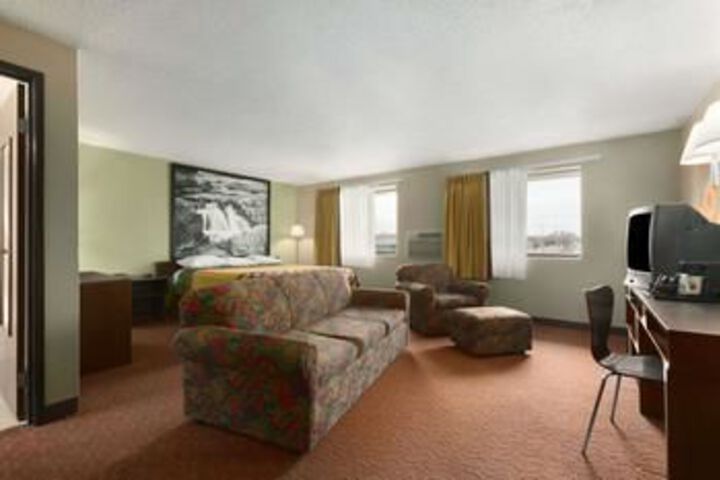 Super 8 Sioux Falls Near Convention Center
