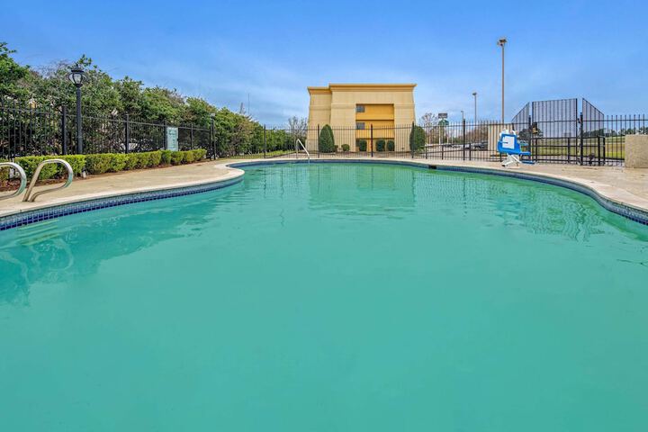 Pool 6 of 67