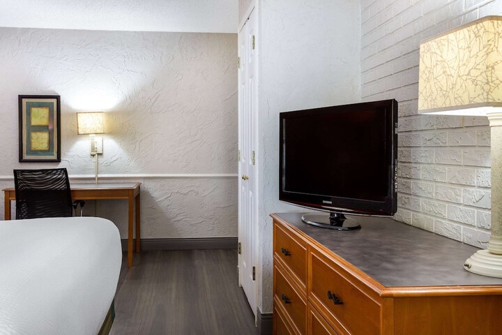 La Quinta Inn Tampa Airport Stadium Westshore