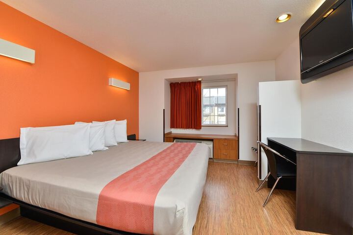 Room 14 of 26