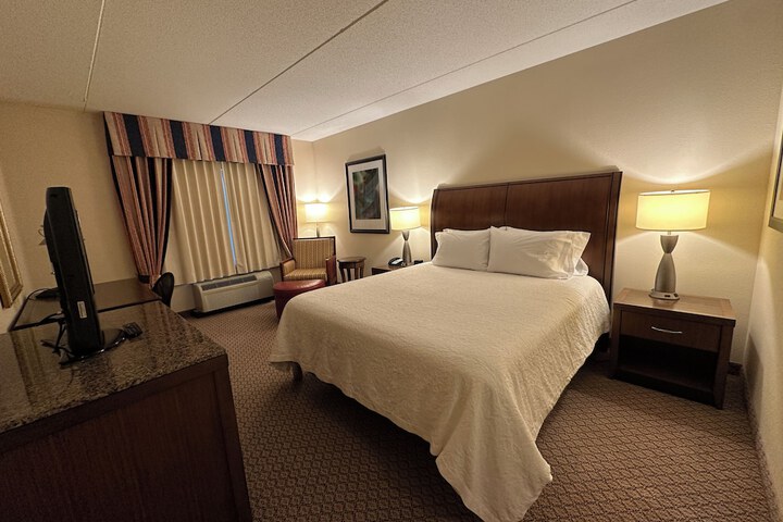Arnot Grand Hotel & Suites
