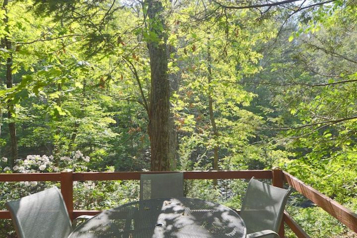 Rosies Creekside Retreat - 3 BR Escape!