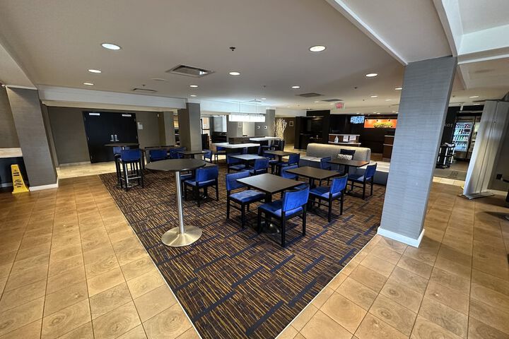 Dining 17 of 23
