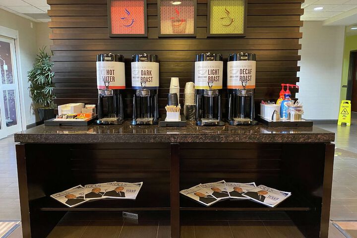 Breakfast/Coffee Service 37 of 45