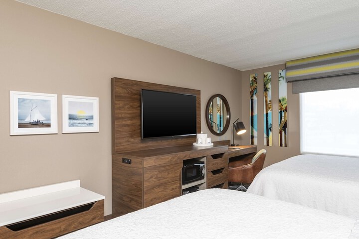 Room 32 of 44