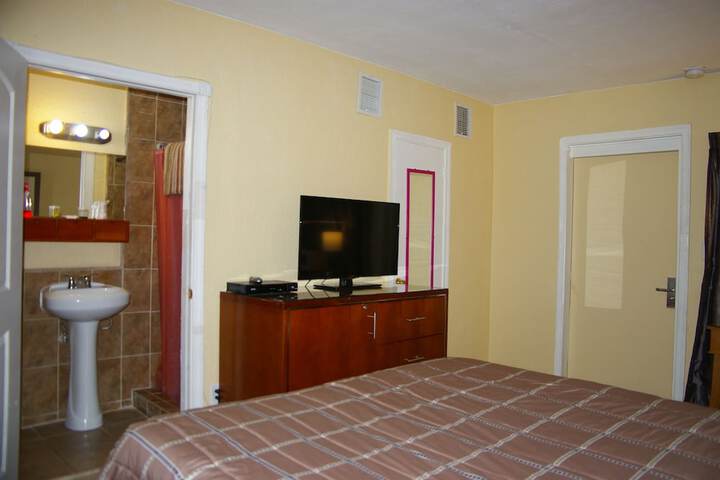 Room 15 of 25