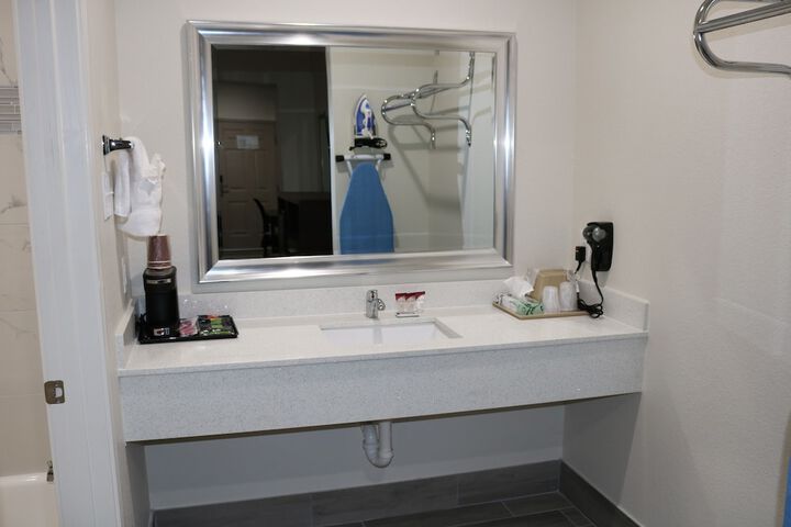 Room 14 of 40