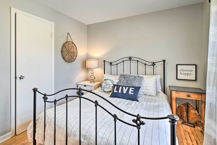 Charming Cave City Vacation Rental w / Fire Pit!
