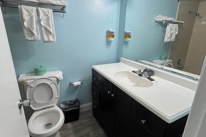 Ambassador Inn & Suites