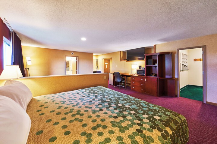 Room 30 of 77