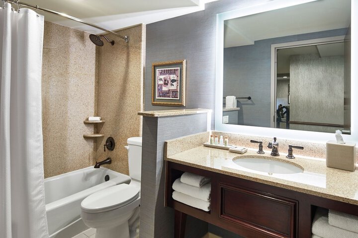Renaissance Mobile Riverview Plaza Hotel