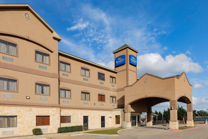 Hotel 4 of 57