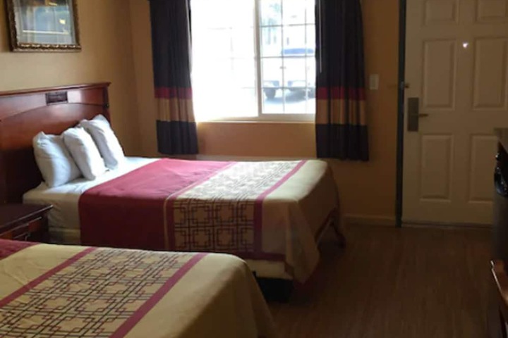 Room 15 of 17
