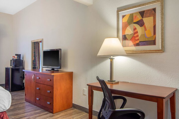 Room 25 of 71