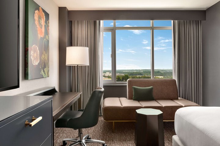 Room 33 of 73