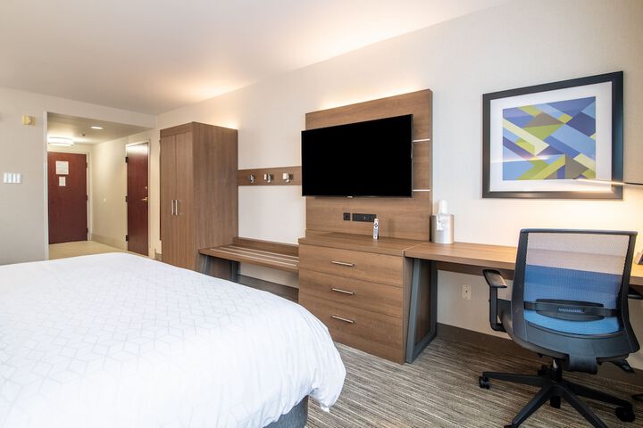 Room 28 of 44