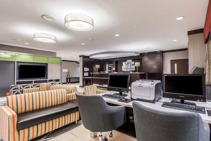 Business Center 29 of 30