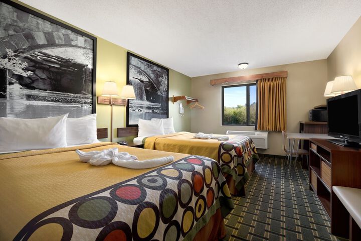 Super 8 by Wyndham Russellville