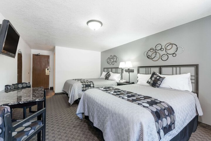 Room 11 of 31