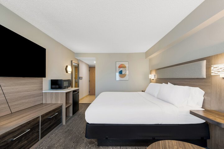 Holiday Inn Express Hampton - Coliseum Central by IHG
