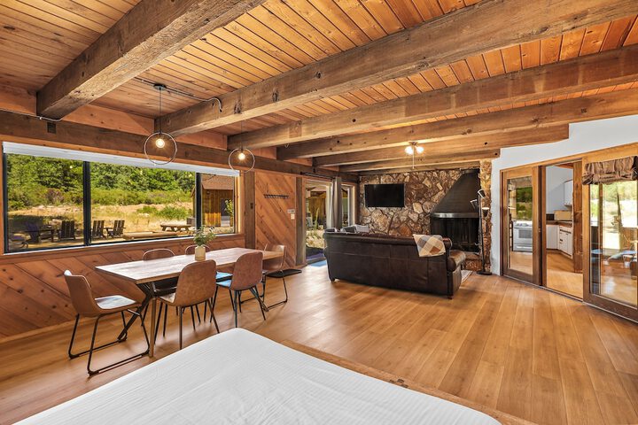 Basecamp Lodge
