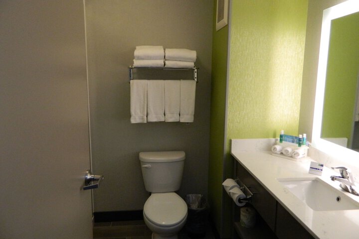 Holiday Inn Express & Suites Shippensburg by IHG