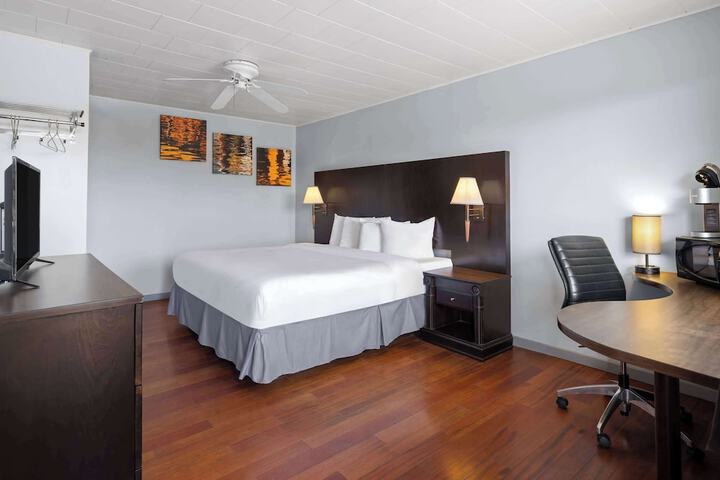 Room 21 of 25