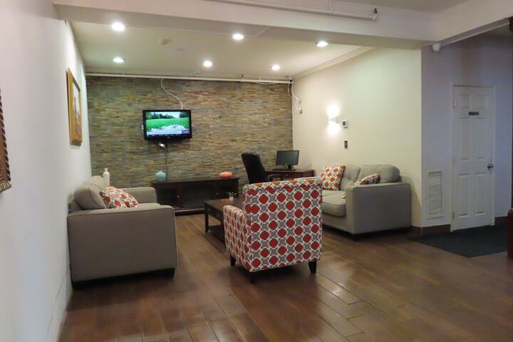 Business Center 76 of 76