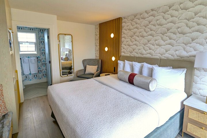 Room 11 of 61