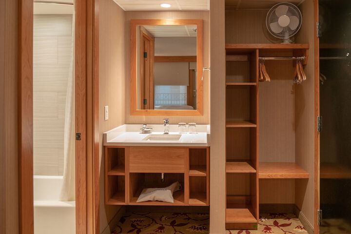Room 52 of 72