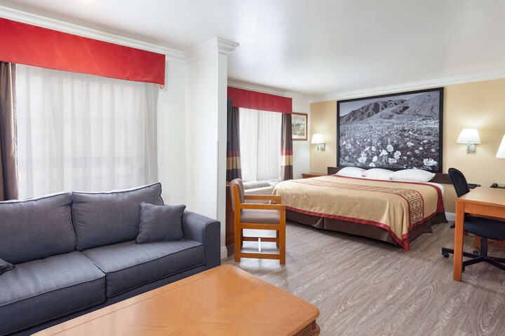 Room 13 of 26
