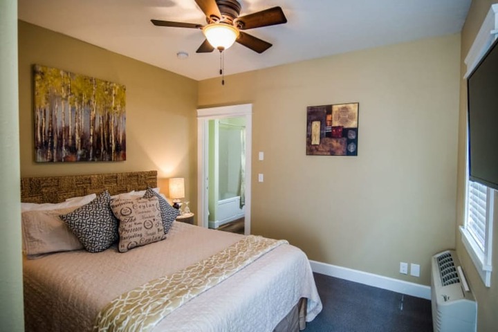 Room 28 of 144