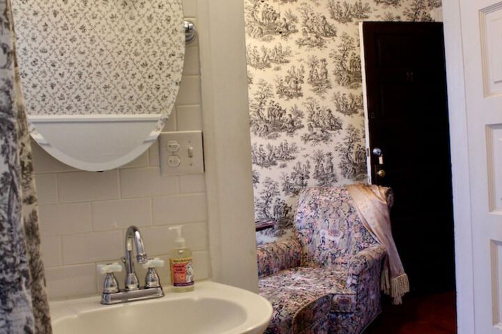 Room 29 of 63