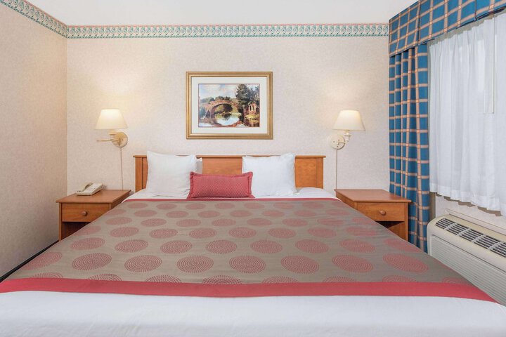 Ramada by Wyndham Kent Seattle Area