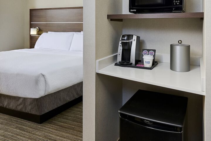 Holiday Inn Express and Suites Brantford by IHG