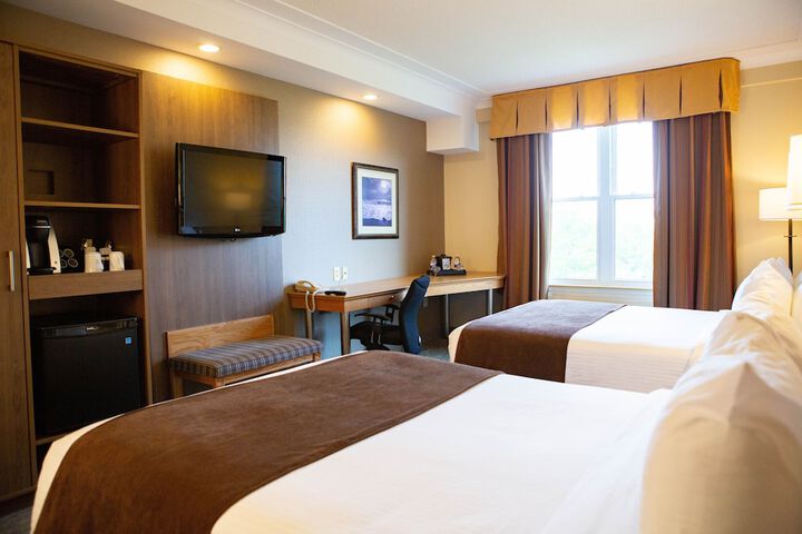 Room 5 of 16