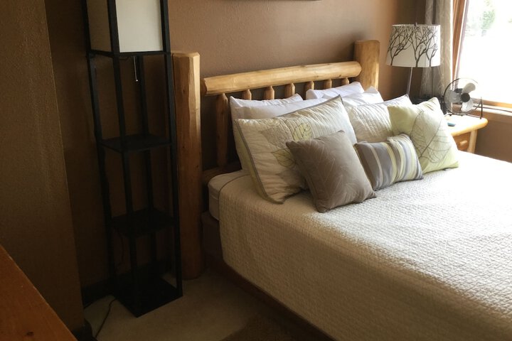 Room 11 of 28