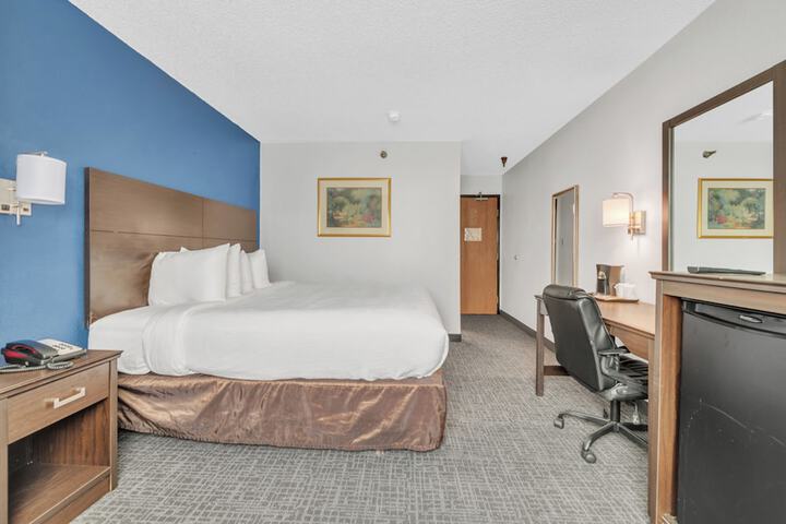 Room 27 of 40
