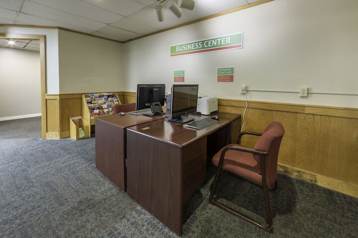 Business Center 69 of 70