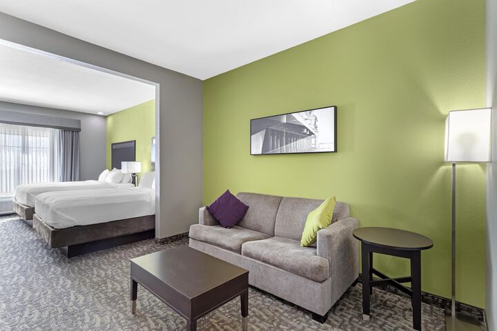 Best Western Plus Bay City Inn & Suites